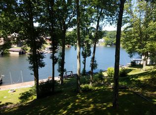 102 Flat Top Lake Rd, Ghent, WV 25843