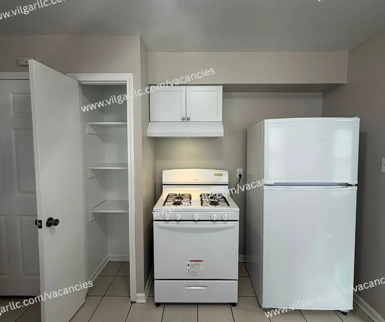 1232 -34 Aetna St — Photo 4