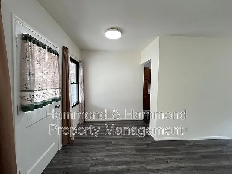18003 Saticoy St — Photo 7