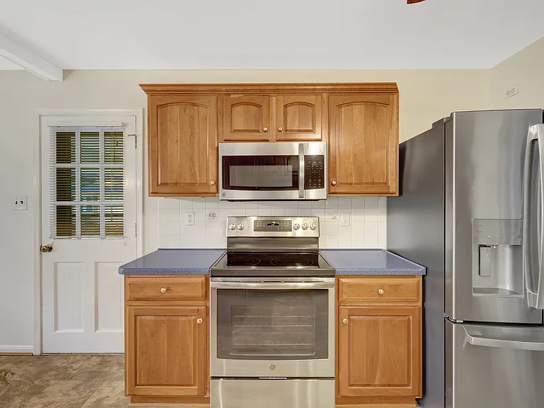 615 Kearney Ct SW — Photo 18