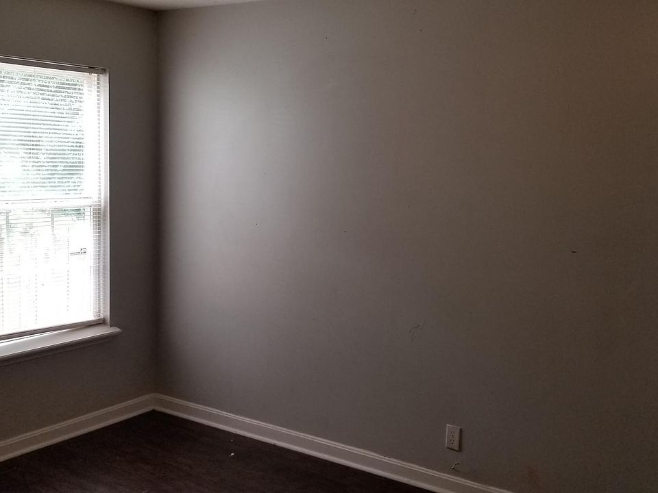 2nd image of 1415 Hemlock St