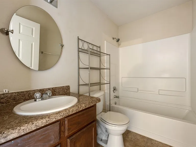 13405 Lismore Ln — Photo 17