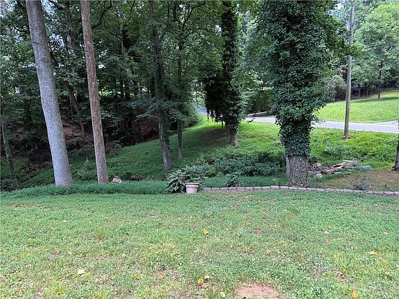3rd image of 1225 Allendale Dr
