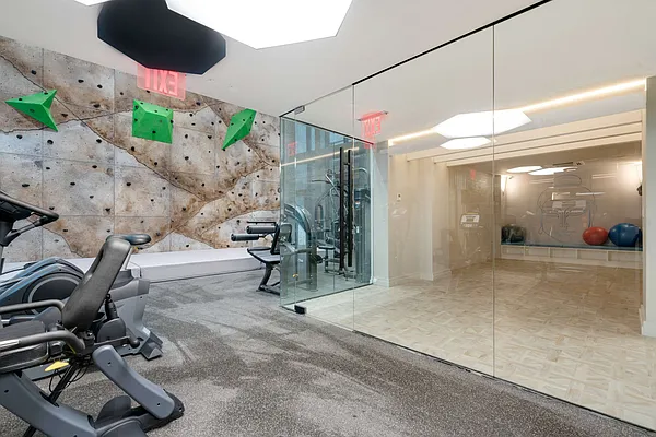 Rented by EXR | media 7