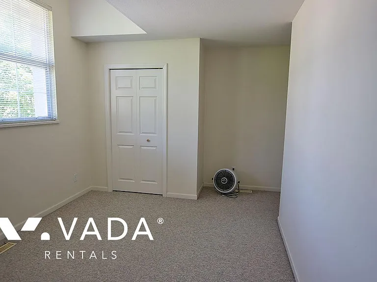 1572 Salal Cres — Photo 17
