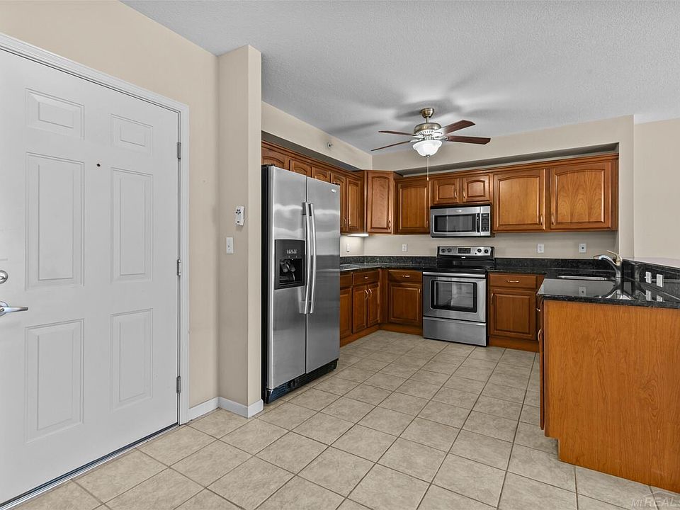 2116 Country Club Dr #9, photo 5