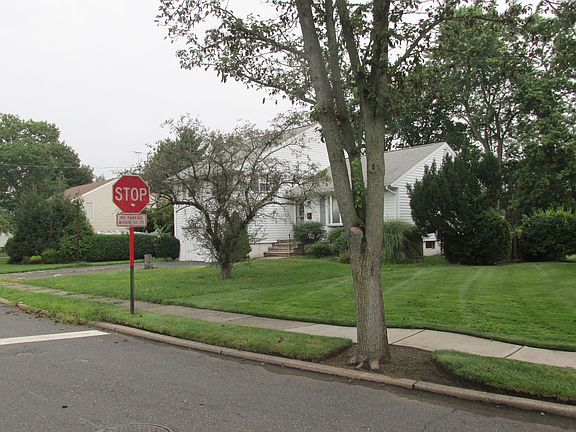 3rd image of 339 Webster Dr
