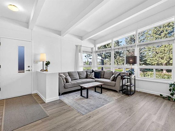 5th image of 3336 W 39th St SW