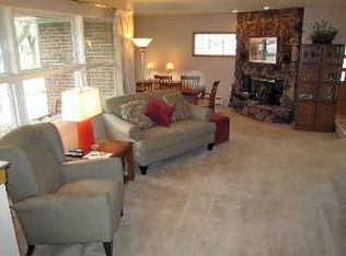 395 W Montrose Ave, Elmhurst, IL