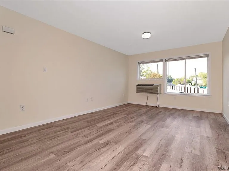 68 Lake St #305 — Photo 10