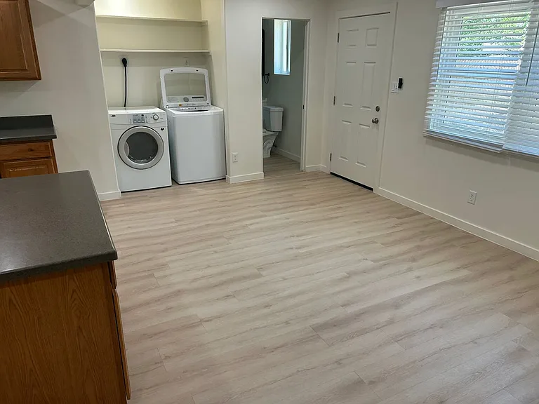 2405 E Dortha Ave — Photo 12