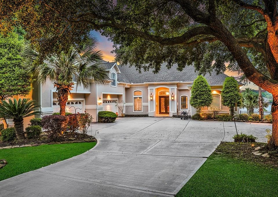 1st image of 18740 Palm Beach Blvd