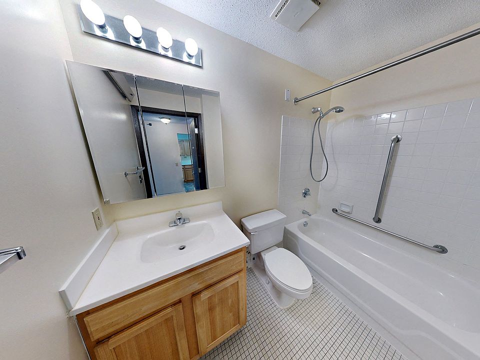 Bathroom from 1 Bedroom Floorplan