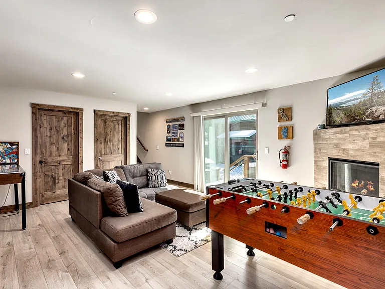 2425 Marshall Trl — Photo 20