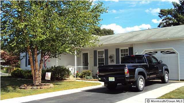 1st image of 61 Penwood Drive