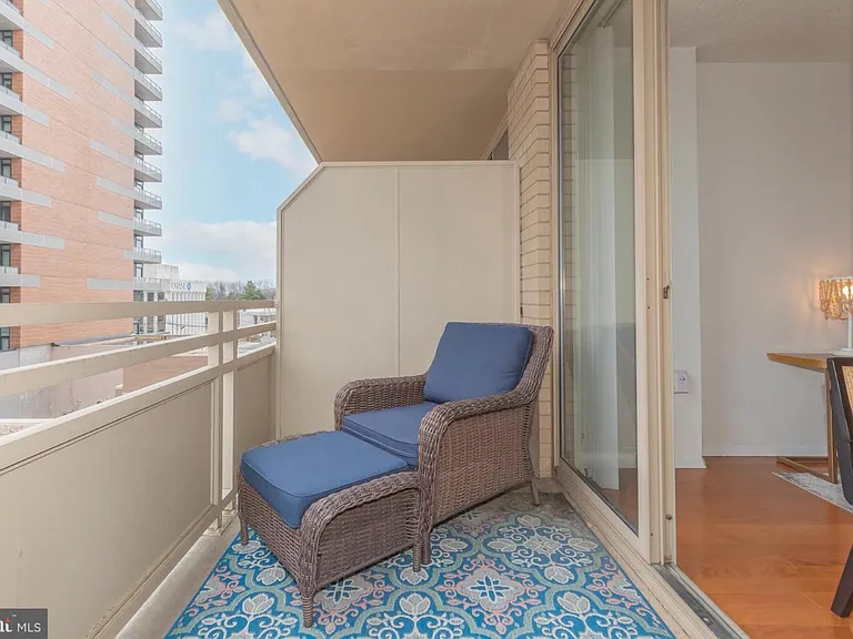 4801 Fairmont Ave #411 — Photo 9