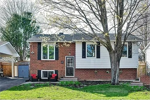 29 Uxbridge Cres Photo 1