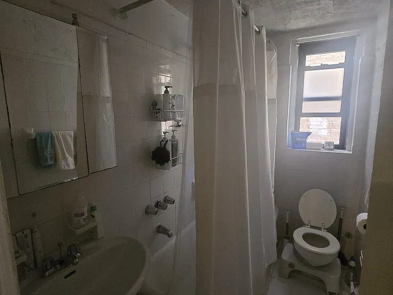 310 E 55th St #4EE — Photo 7