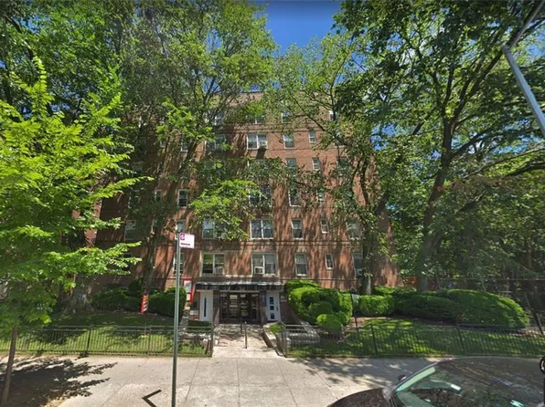 825 Ocean Parkway image 1 of 21