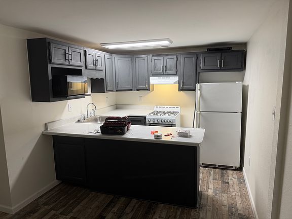 3rd image of 72 N Main St #202