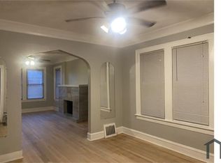 8318 S Paxton Ave, Chicago, IL