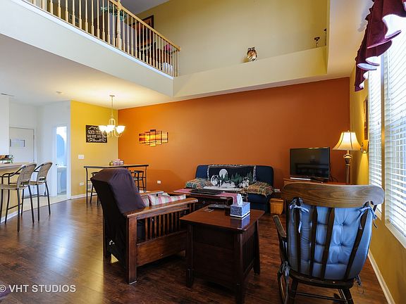 3rd image of 507 S Lakeside Ct #507