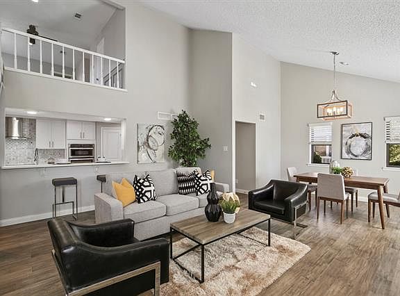3rd image of 20 Crestwood Dr