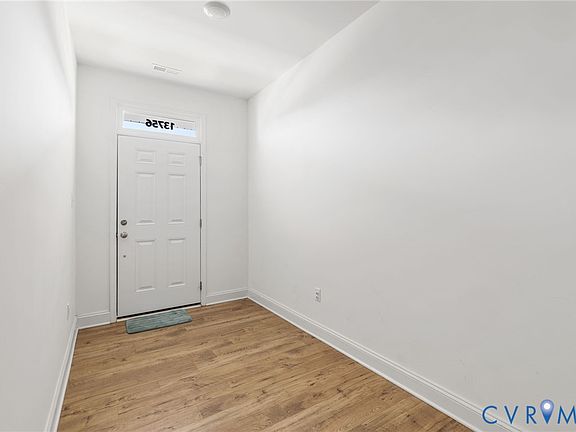 4th image of 13756 Village View Dr