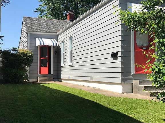 2nd image of 1024 Ash St