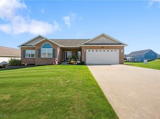 963 Saint Brendan Dr, Canal Fulton, OH 44614