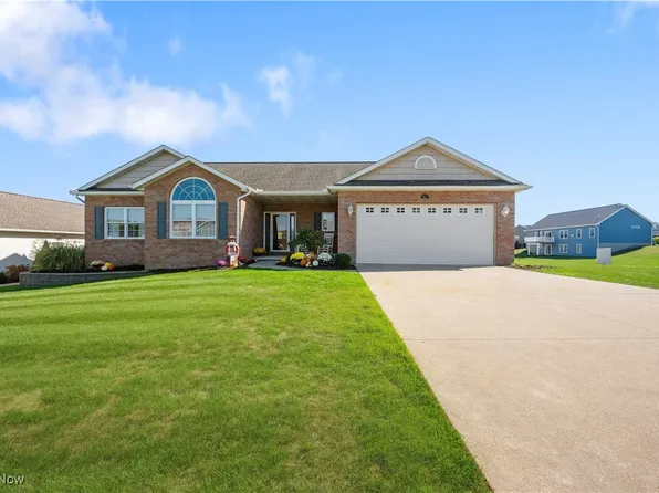 963 Saint Brendan Dr, Canal Fulton, OH 44614