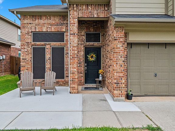2nd image of 450 Terra Vista Cir