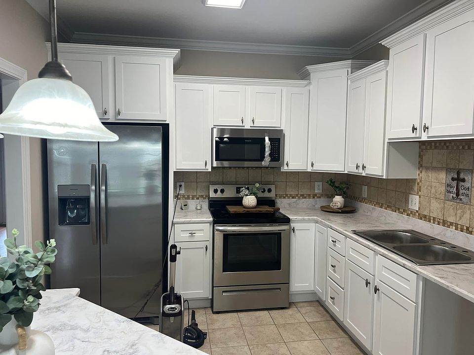 2nd image of 2200 B Dovedale Dr #B