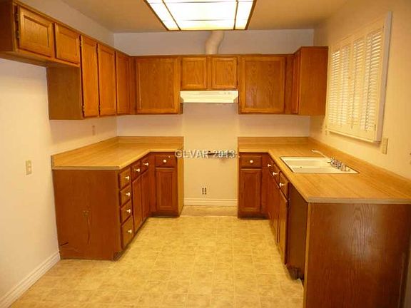 4th image of 2329 N Los Feliz St