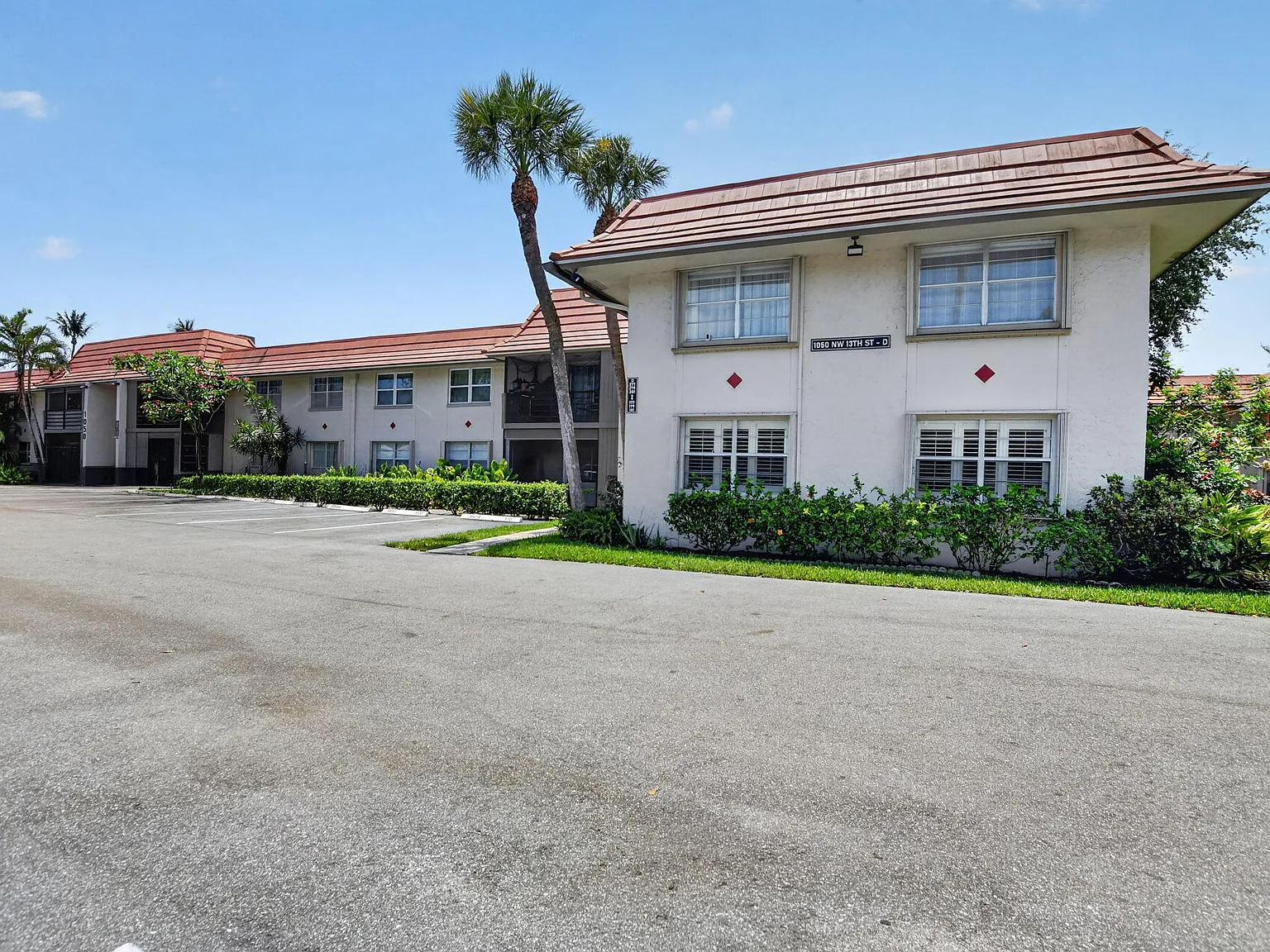 281 D — Photo 2