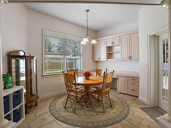 5th image of 1524 Oak Glen Ct