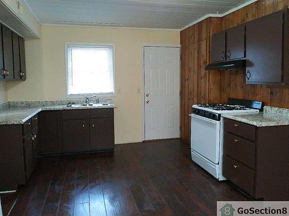 2nd image of 3004 Garfield Dr