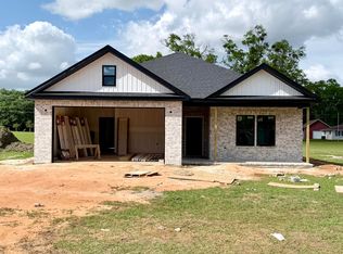 6685 Caraway Rd, Moss Point, MS 39562