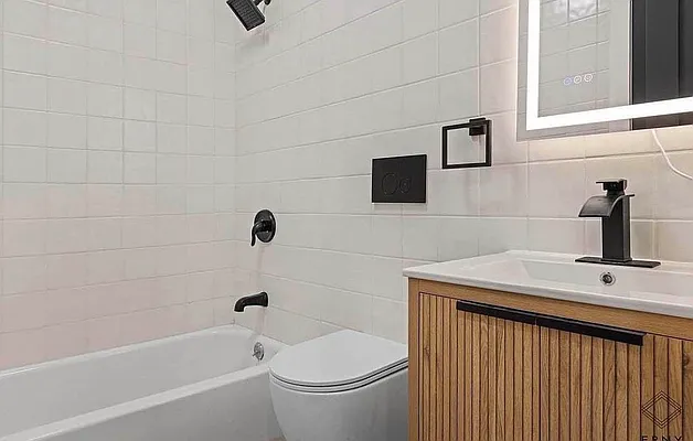 Bathroom, photo 1