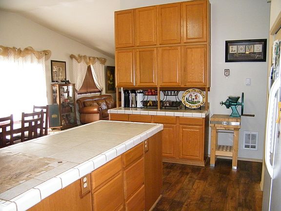 2nd image of 100 E Country Bumpkin Ln