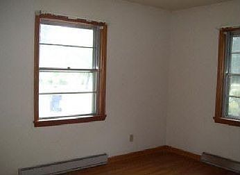4th image of 617 White Oak Dr