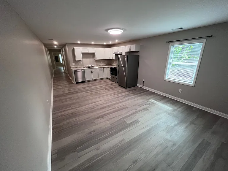 361 Holmes St — Photo 10