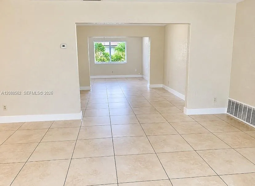 Pasadena Lakes South — Photo 3