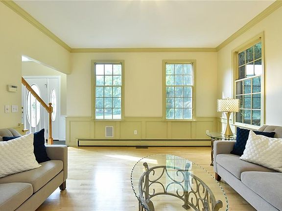 5th image of 20 Canterbury Ln