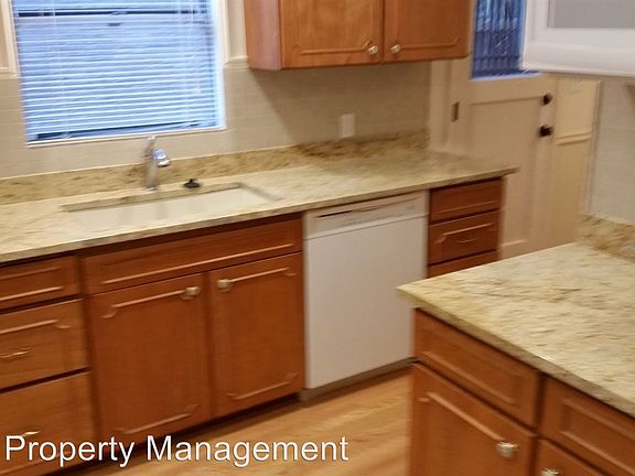 2nd image of 31B 2844 31st Ave W