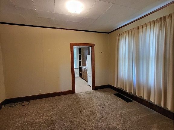 3rd image of 841 Clay St