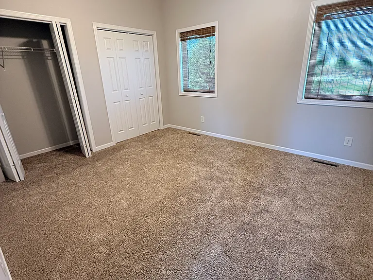 328 Wolf Ave — Photo 12