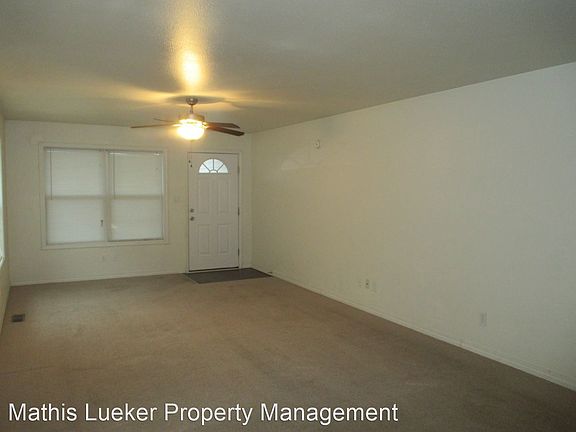 3rd image of 839 Whitetail Ct