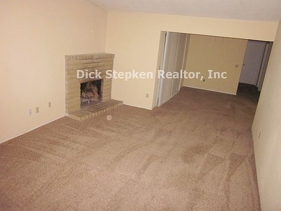 3rd image of 8850 Valley Oak Dr