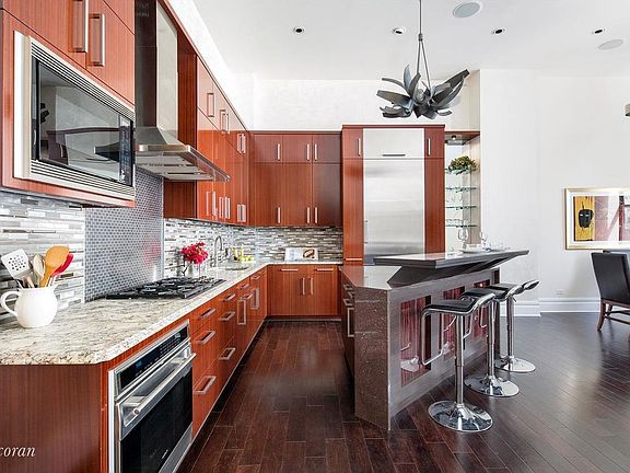 4th image of 65 W 13th St APT 3H